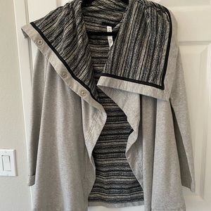 SOLDLululemon sweater